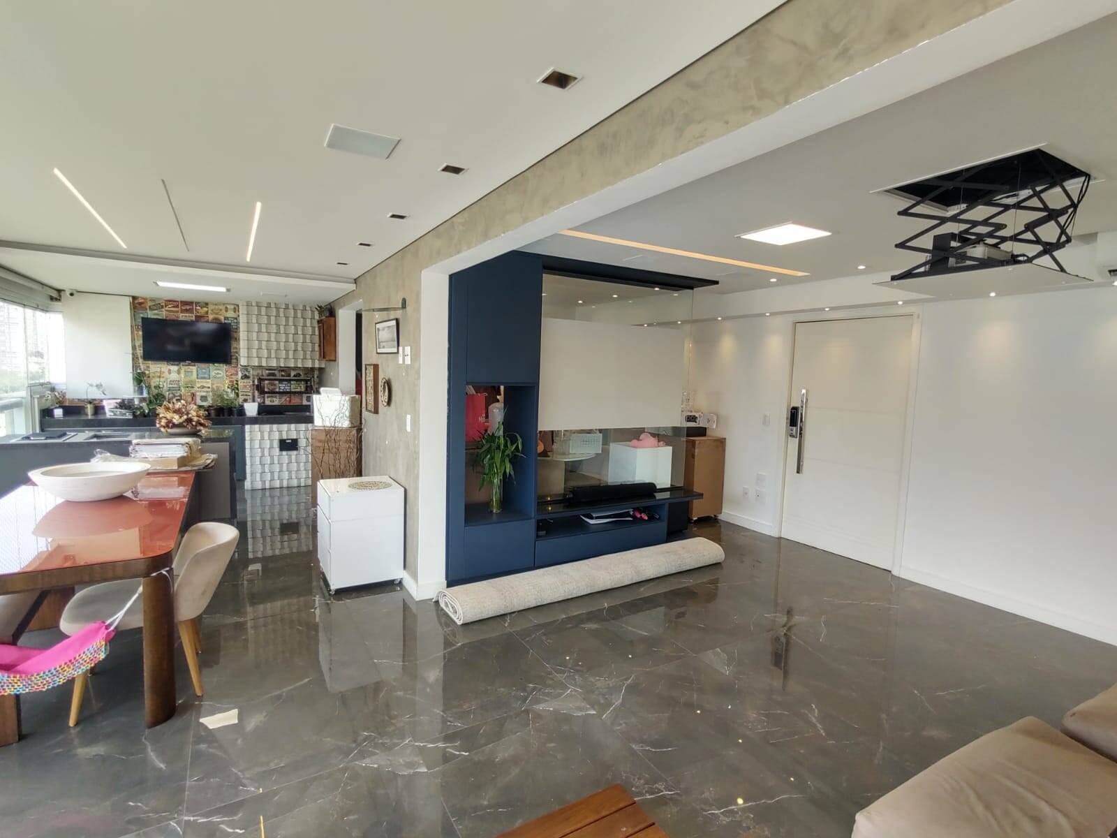 Apartamento à venda com 3 quartos, 150m² - Foto 3