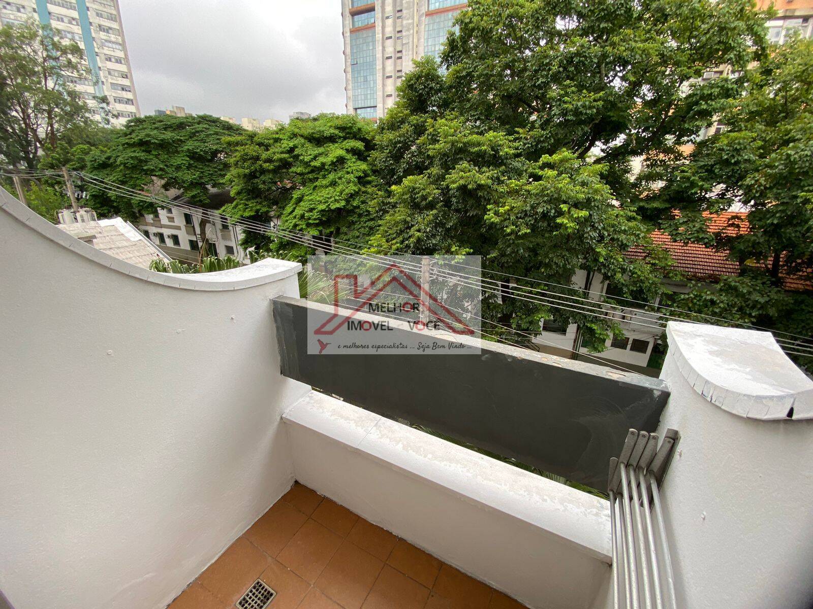 STUDIO PARA LOCAÇÃO NA VILA MARIANA COM VAGA DE GARAGEM.