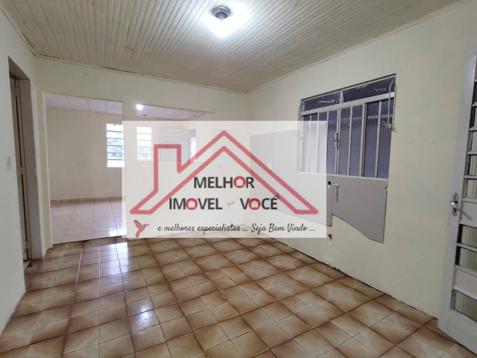 Casa à venda com 3 quartos, 101m² - Foto 1