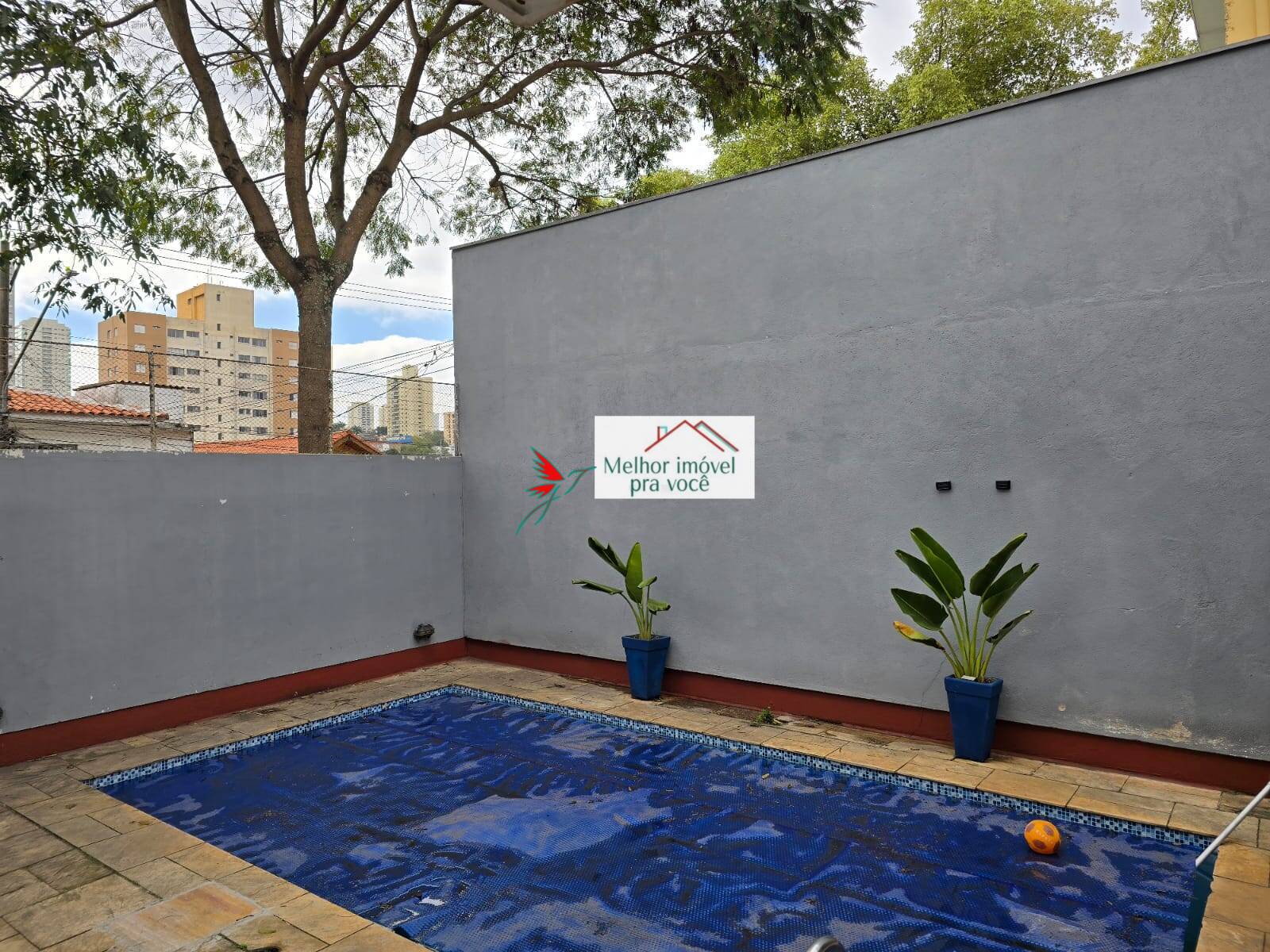 CASA COM PISCINA À VENDA CHÁCARA MONTE ALEGRE 2 SUÍTES 4 VAGAS 260 MÉTROS