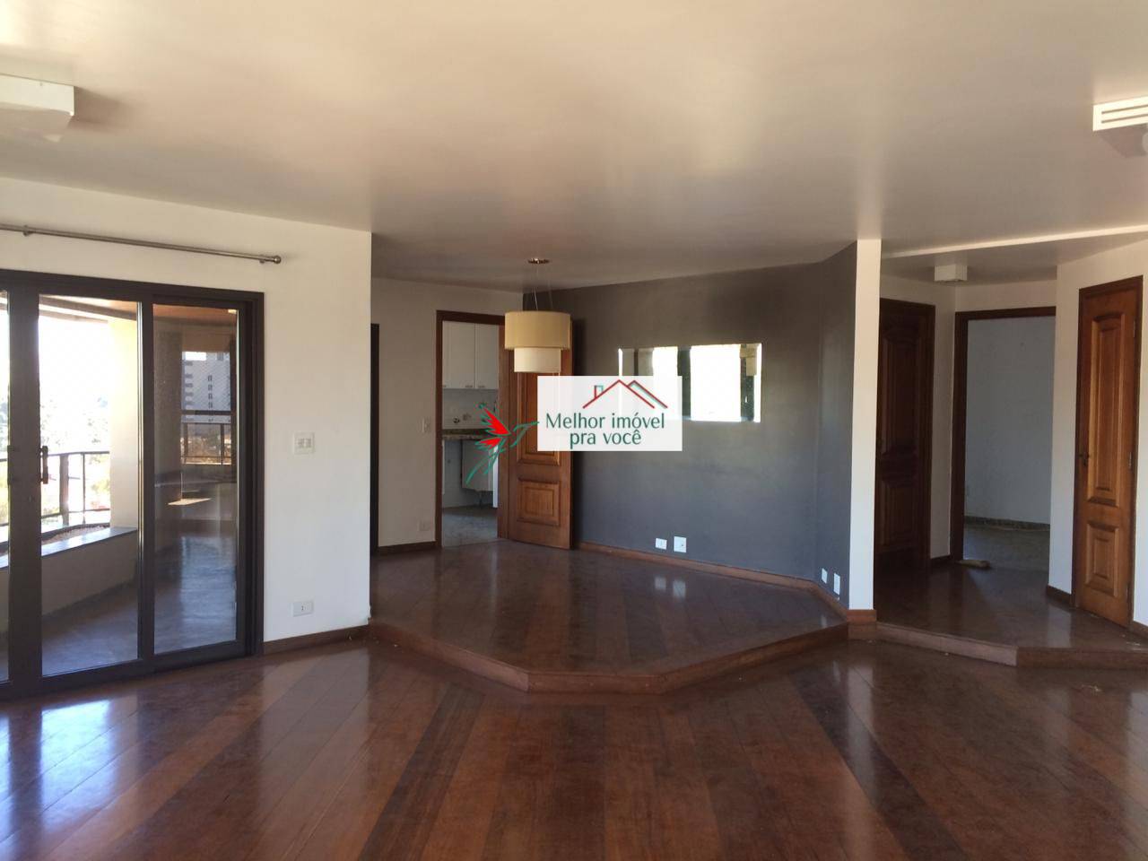 APARTAMENTO À VENDA OU LOCAÇÃO NA CHÁCARA SANTO ANTÔNIO COM 4 SUÍTES