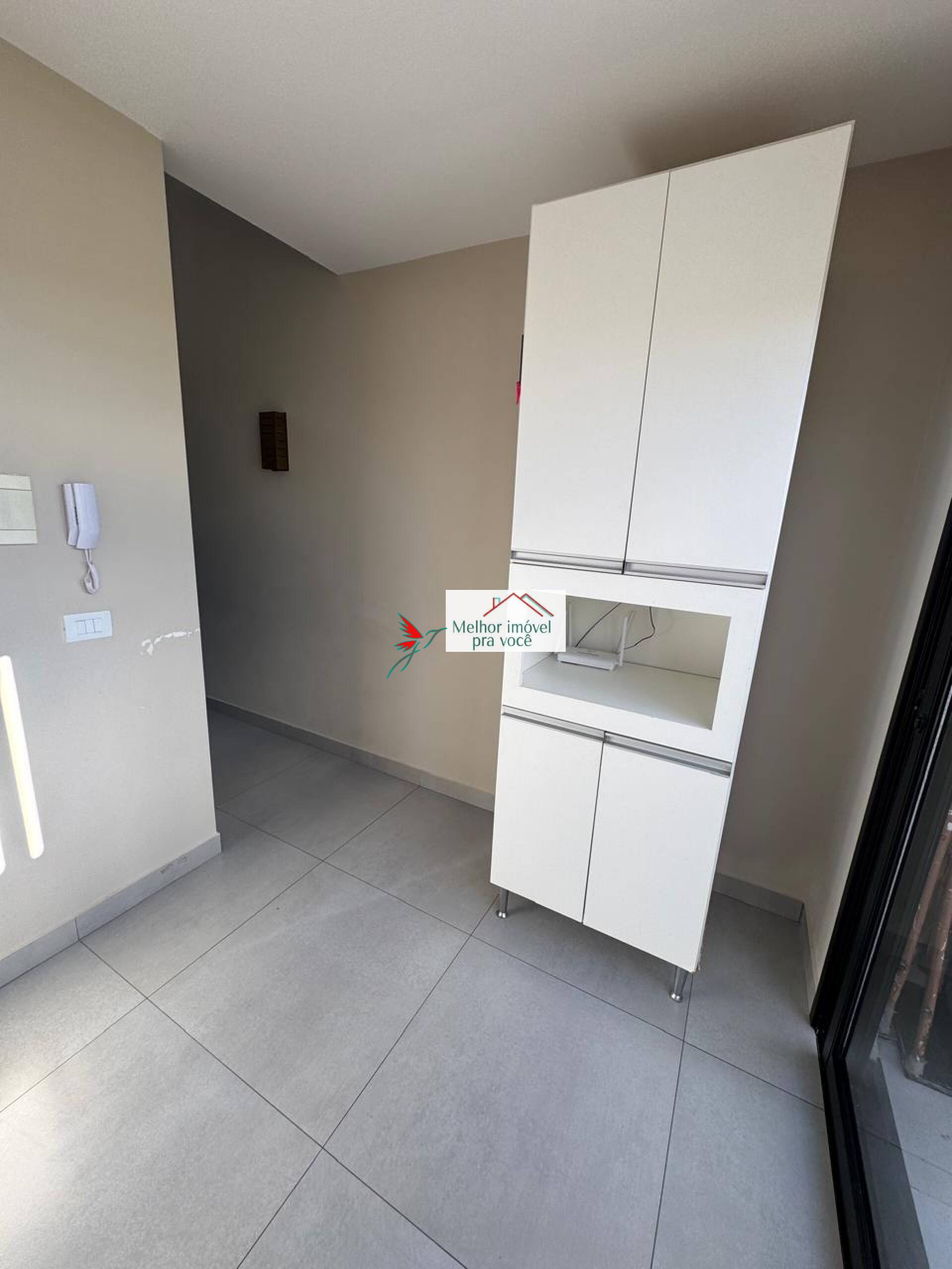 VENDE-SE CASA EM CONDOMÍNIO FECHADO – MOBILIADA - CENTREVILLE