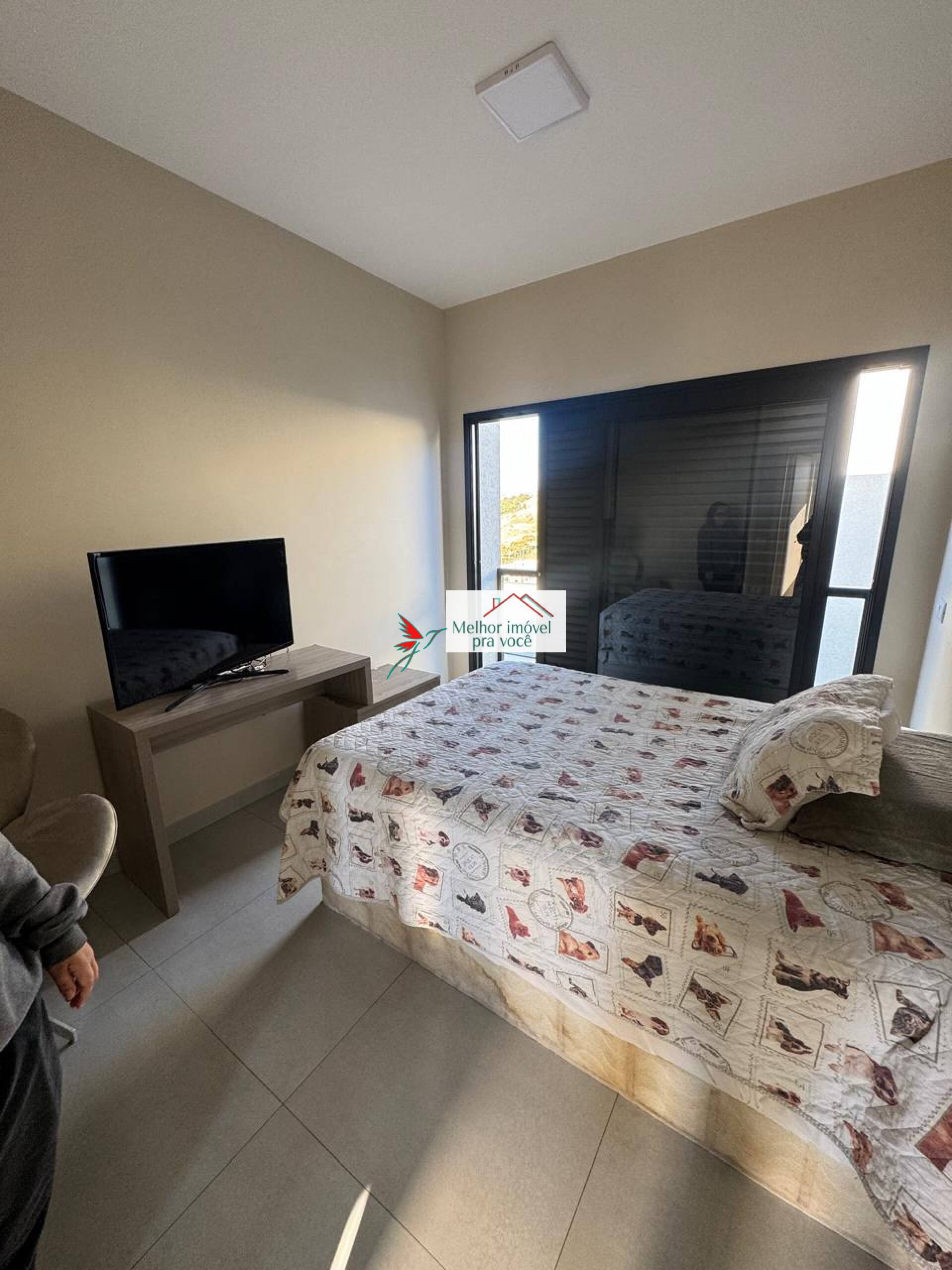 VENDE-SE CASA EM CONDOMÍNIO FECHADO – MOBILIADA - CENTREVILLE