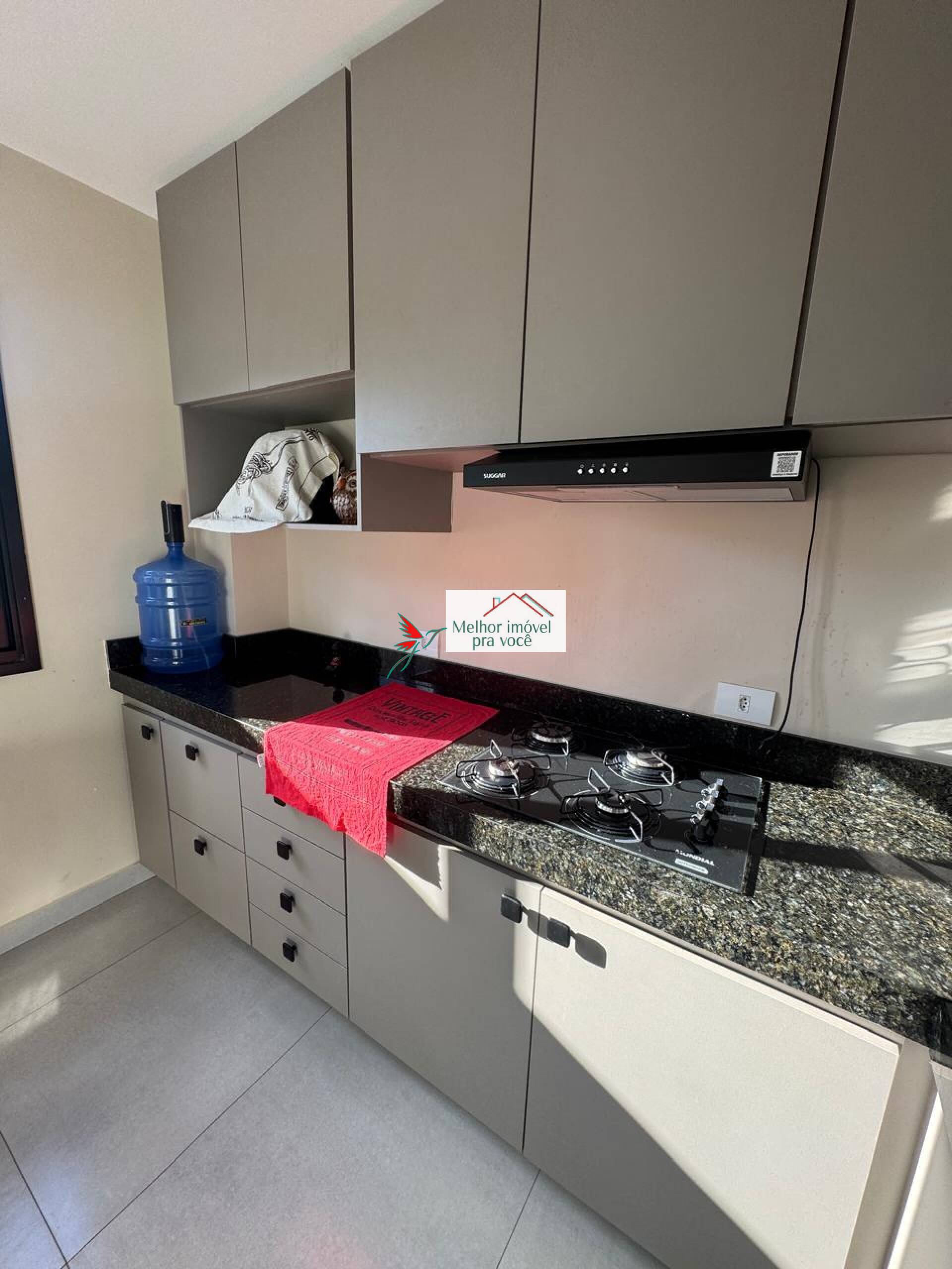 VENDE-SE CASA EM CONDOMÍNIO FECHADO – MOBILIADA - CENTREVILLE