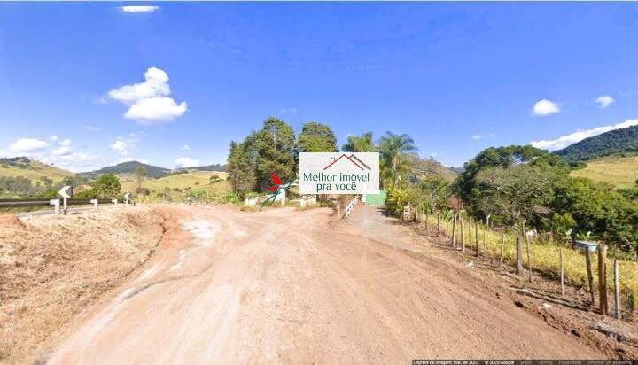 Chacara a venda com mina de agua, 3.200 metros Caldas Laranjeiras de Caldas